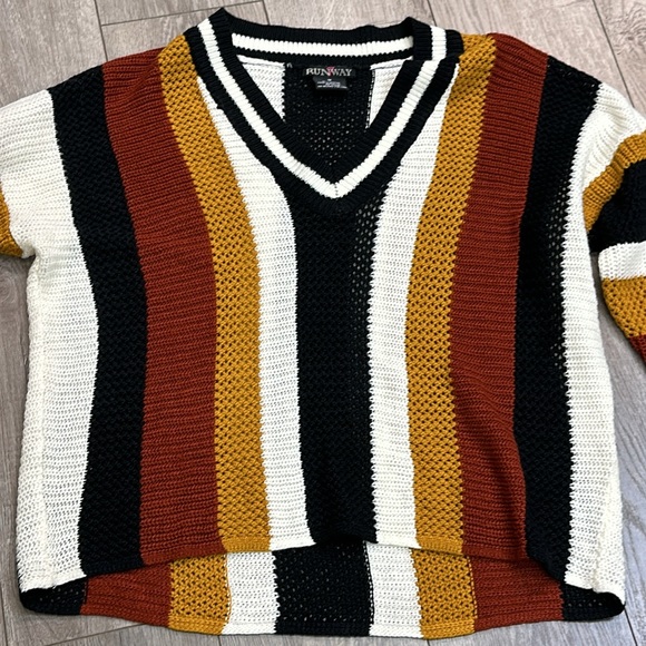 Runway 7 plus size vneck sweater size 1x new without tags brown black white - Picture 2 of 3